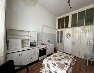 Apartament 70mp, etaj 1 cu balcon, la strada Horea 