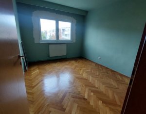 Apartament spatios cu 3 camere decomandate, zona Piata Marasti