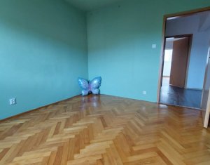 Apartament spatios cu 3 camere decomandate, zona Piata Marasti