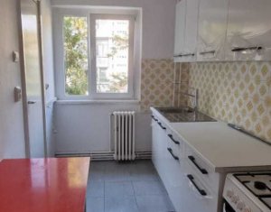 Sale apartment 4 rooms in Cluj-napoca, zone Manastur