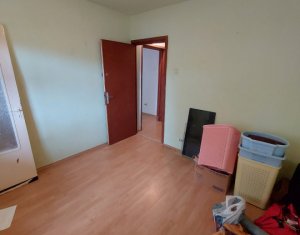 Apartament spatios cu 3 camere decomandate, zona Piata Ion Mester