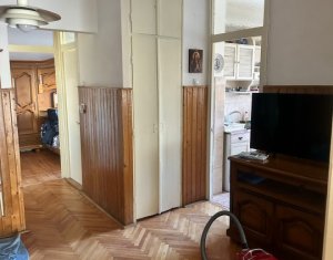 Apartament 3 camere, etaj 2/8, confort sporit, decomandat, in P-uri, Titulescu