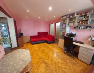 Sale apartment 4 rooms in Cluj-napoca, zone Manastur