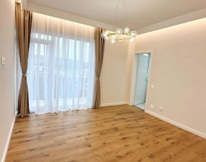 Apartment 3 rooms for sale in Floresti