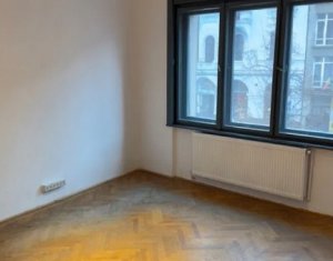 Appartement 4 chambres à vendre dans Cluj-napoca, zone Centru