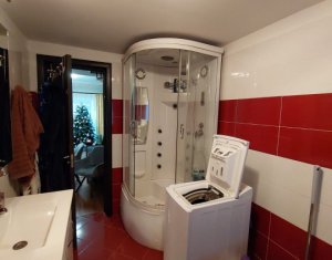 Apartament 3 camere, 68 mp, 2 parcari, zona Campului