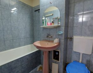 Apartament spatios cu 3 camere decomandate, zona Piata Ion Mester