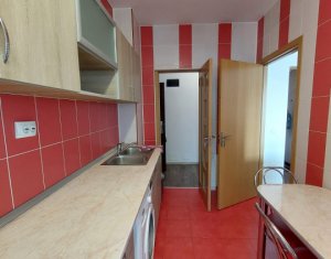 Apartament cu 2 camere, decomandat, balcon, Zorilor zona Recuperare