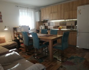 Sale apartment 3 rooms in Floresti