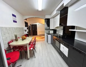 Apartament 4 camere, decomandat, zona Marasti