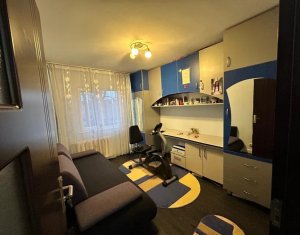 Apartament 4 camere, decomandat, zona Marasti