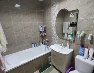 Oportunitate! Apartament cu 3 camere, semidecomandat, parcare subterana