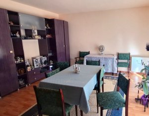 Vanzare apartament 3 camere lux, Floresti, zona Florilor