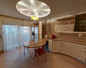 Apartament 4 Camere de Vânzare – Zona Kaufland Mărăști, Etaj 1