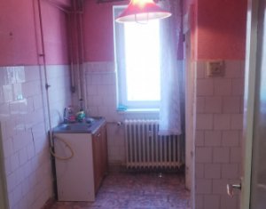 Apartament cu 3 camere decomandat in Gheorgheni et.1 