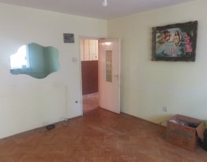 Apartament cu 3 camere decomandat in Gheorgheni et.1 