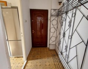 Apartament 4 camere decomandate, 2 bai, etaj 2, zona parcul Rozelor