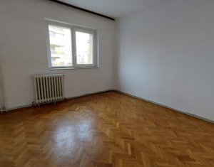 Apartament 4 camere decomandate, 2 bai, etaj 2, zona parcul Rozelor