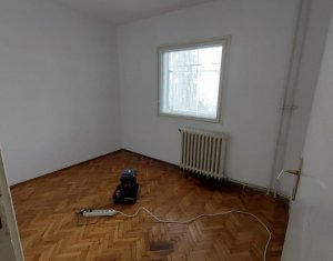 Apartament 4 camere decomandate, 2 bai, etaj 2, zona parcul Rozelor