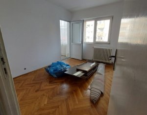 Apartament 4 camere decomandate, 2 bai, etaj 2, zona parcul Rozelor