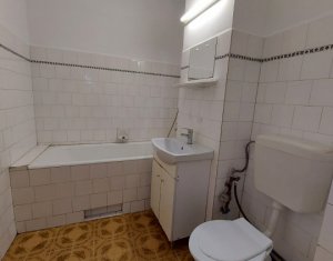 Apartament 4 camere decomandate, 2 bai, etaj 2, zona parcul Rozelor