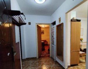 Sale apartment 4 rooms in Cluj-napoca, zone Manastur